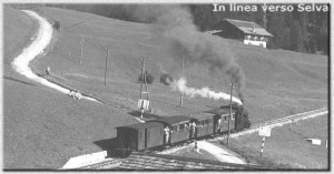 Convoglio in arrivo alla Stazione di Selva - Estate 1952 - Foto W. Planinschek